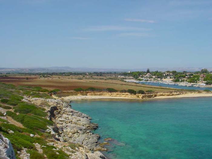 Panoramica sulla spiaggia della torre