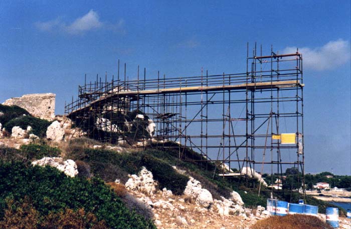 La torretta con il ponteggio per i lavori di restauro, agosto-dicembre 2001.